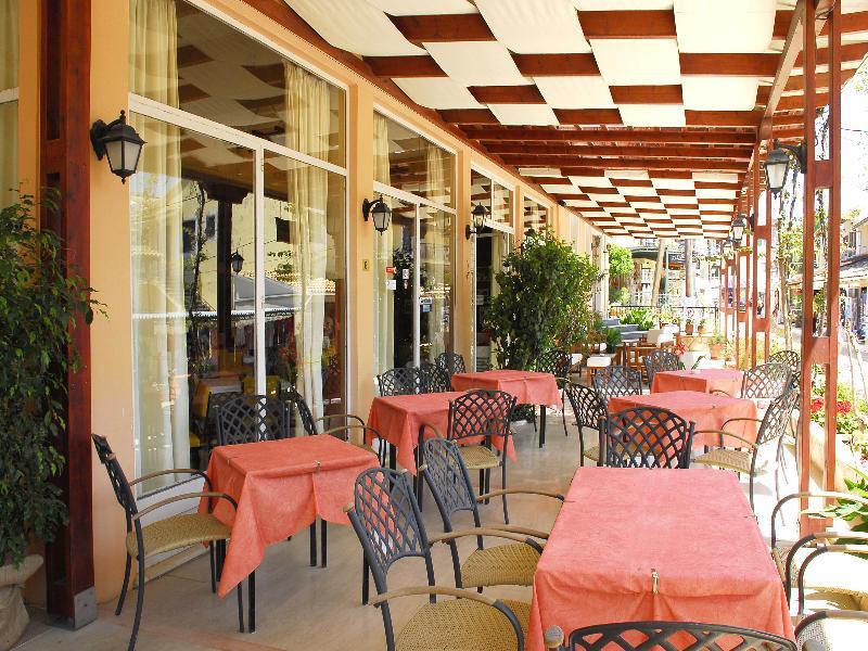 Melina Oasis Boutique Hotel Kassiopi Exterior foto